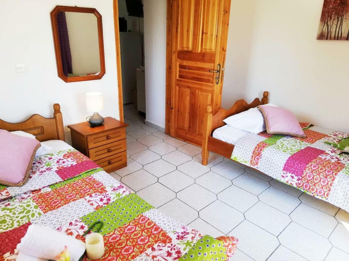 Theasea House With Garden Daire Riglia Dış mekan fotoğraf